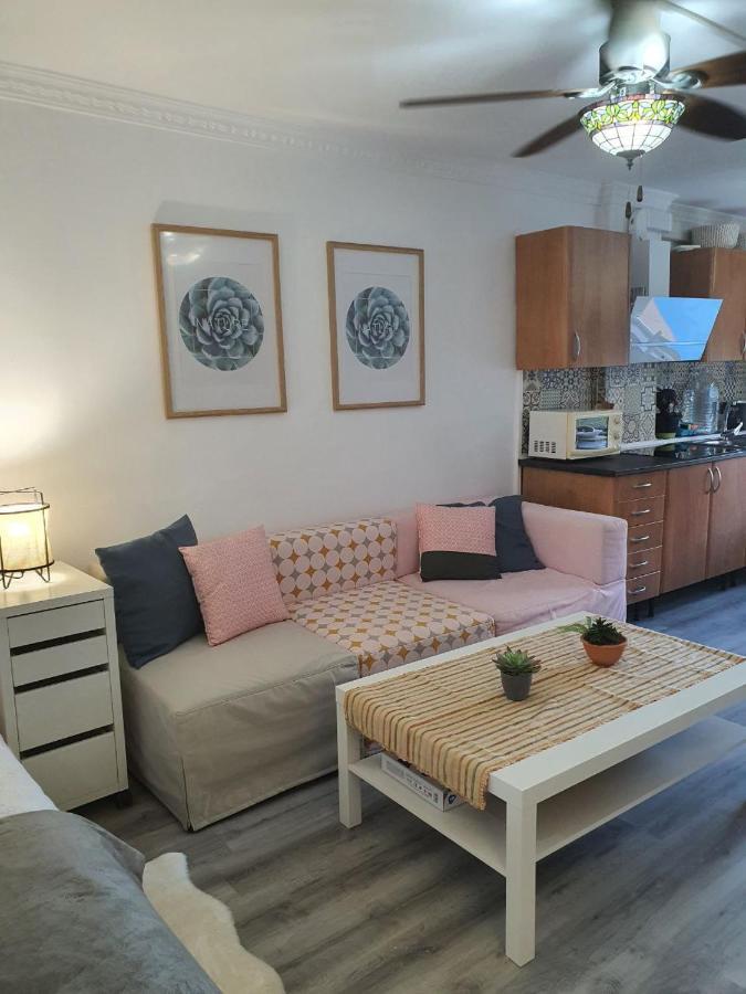 One-Bedroom Apartment,1289164627:JPEG