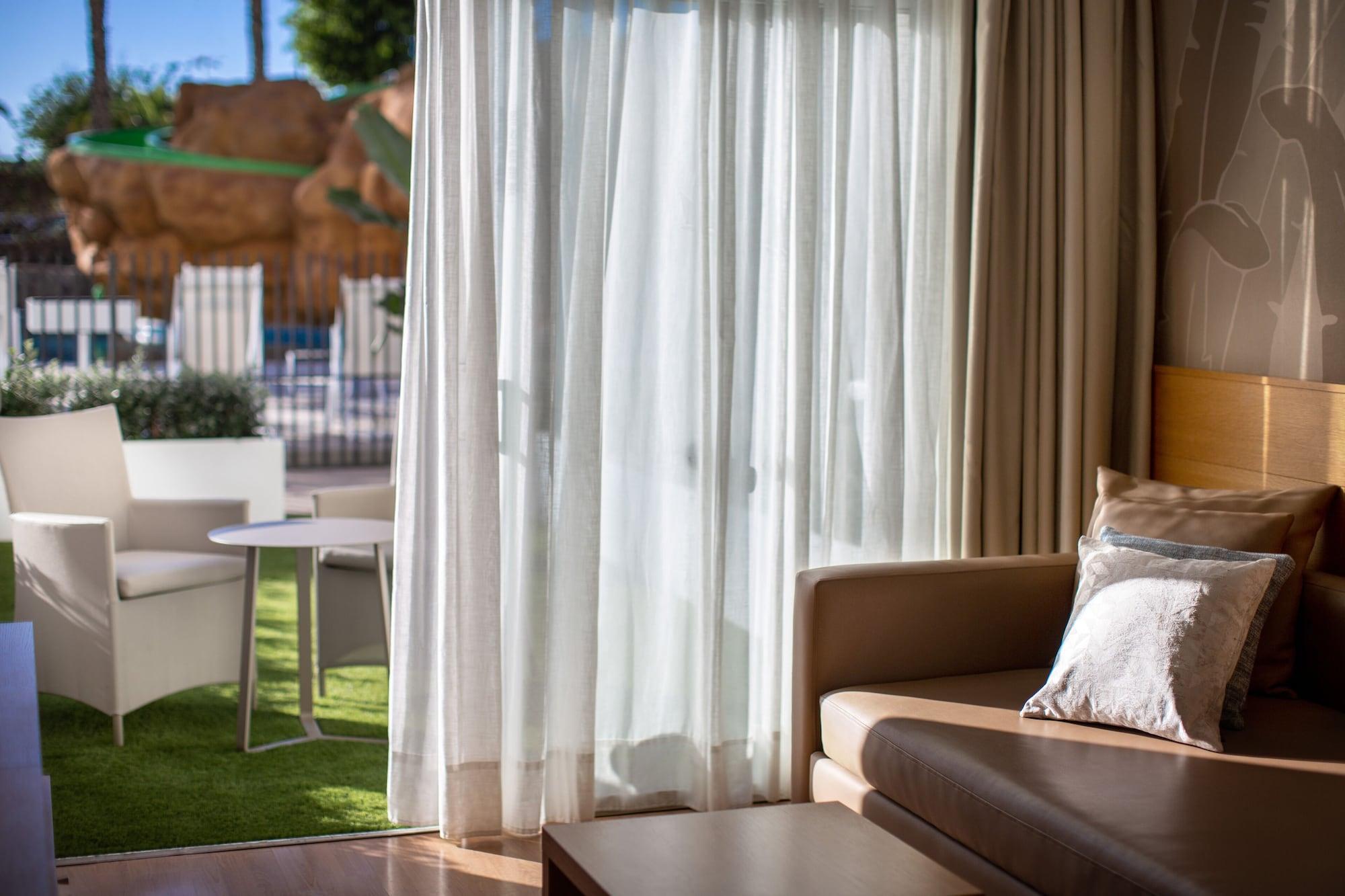 Junior Suite with Garden View