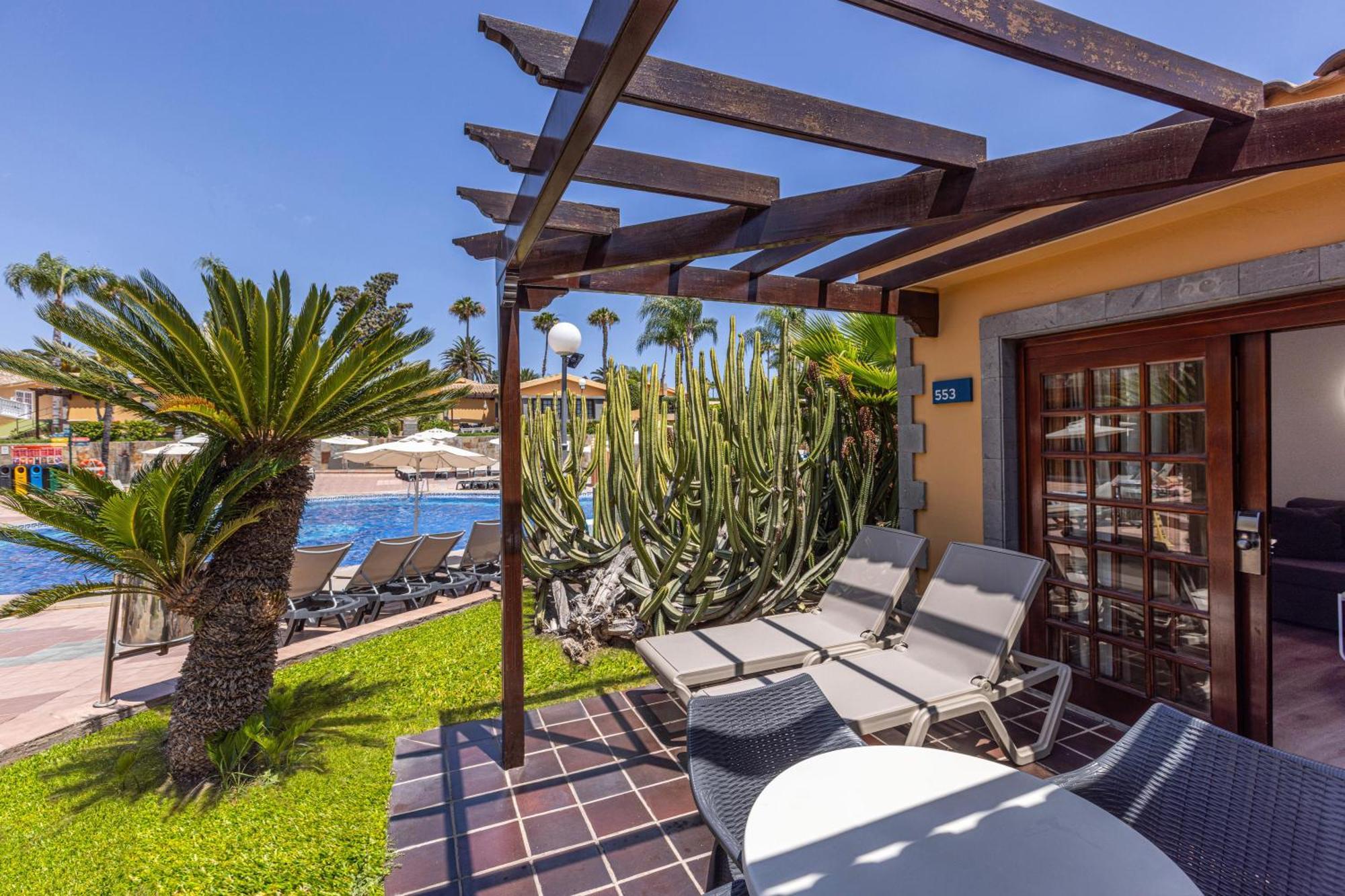 One-Bedroom Family Bungalow Pool View