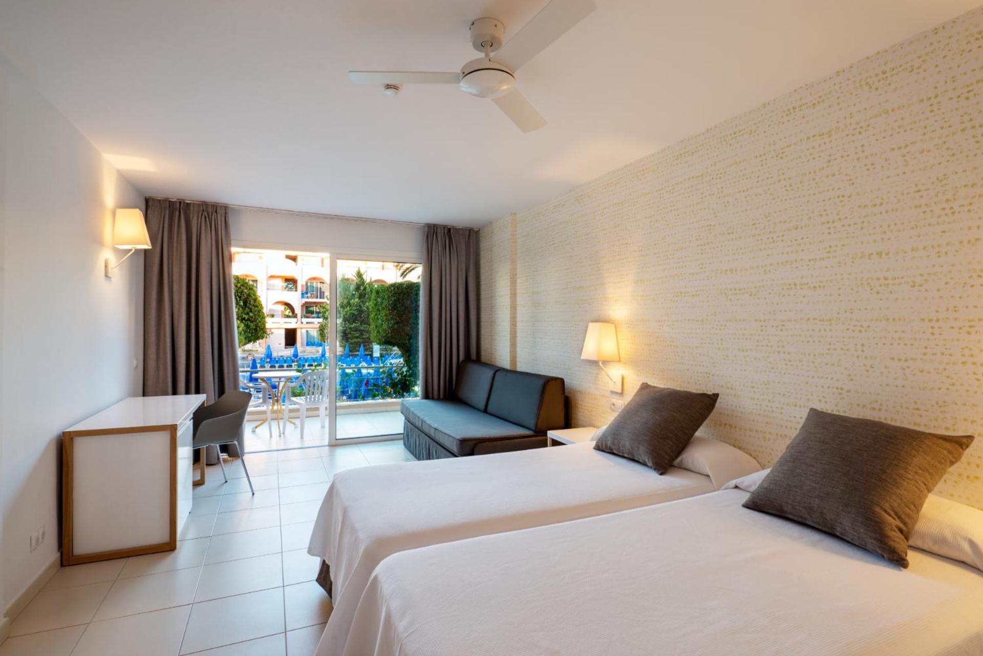 Double Room Pool View