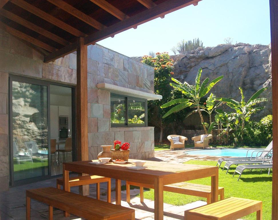 Superior Four-bedrooms Villa pool,66599596:JPEG