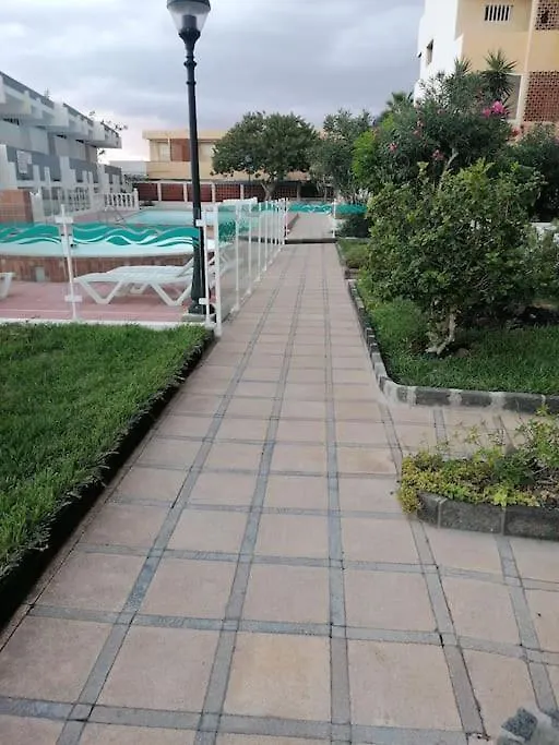 Quiet & Bright Apartment With Private Garden-1