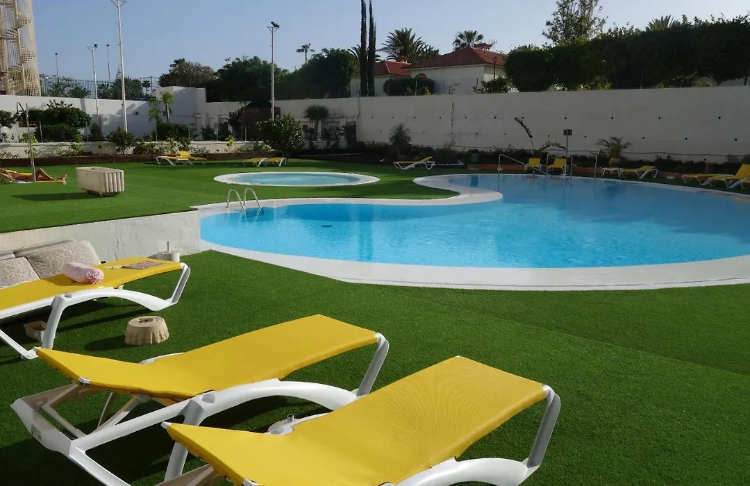 Taidia Tropical-1