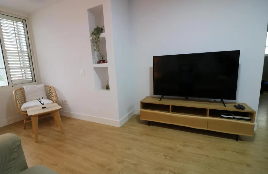 Lovelly Renovated Apartment-1