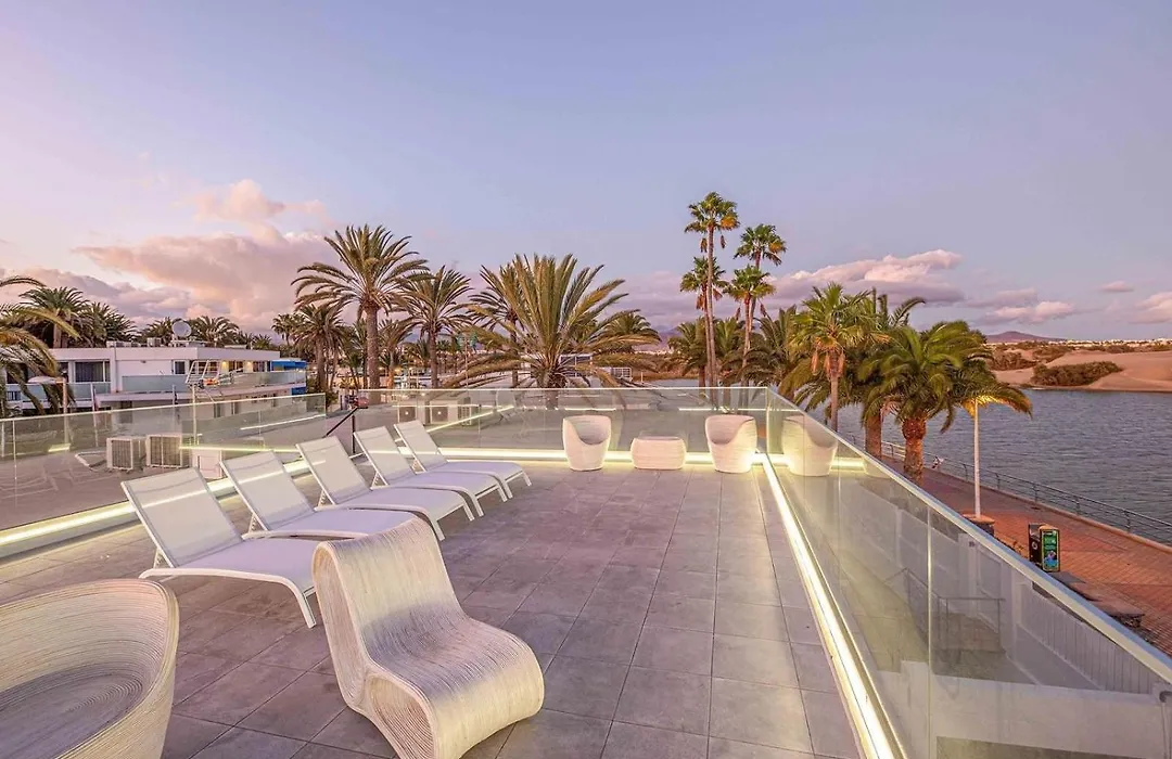 Seafront Villa With Jacuzzi-1