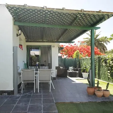 Cozy & Modern Bungalow W/Private Garden Bbq+Wifi-2