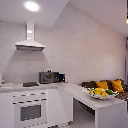 Stylish Apartment Tisalaya 40 By Pride Holiday Rentals-3